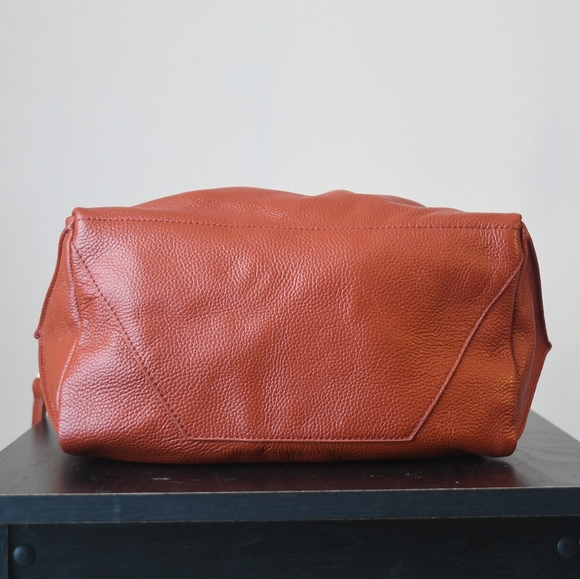 SOLD🥀 Oliveve Zoe Leather Tote In Red Clay - Picture 6 of 12